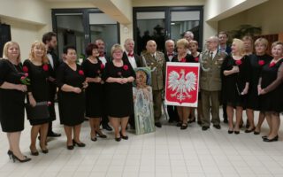 KONCERT ZADUSZNO-PATRIOTYCZNY GMINNEGO CHÓRY VIA MUSICA.